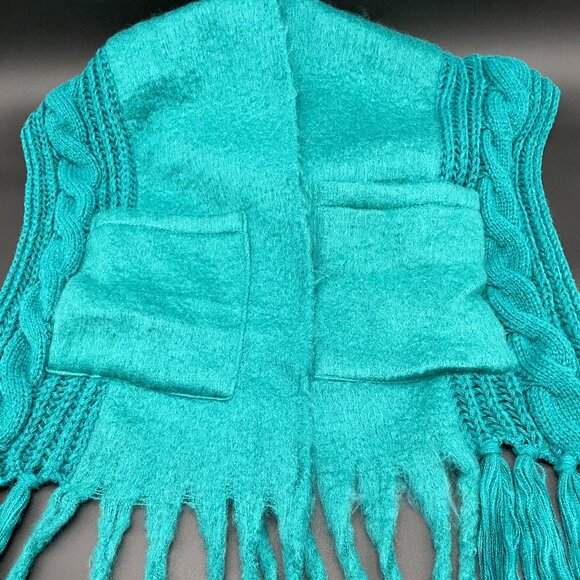Women’s Fringe Pocket Scarf Blanket  NWOT - Picture 4 of 6